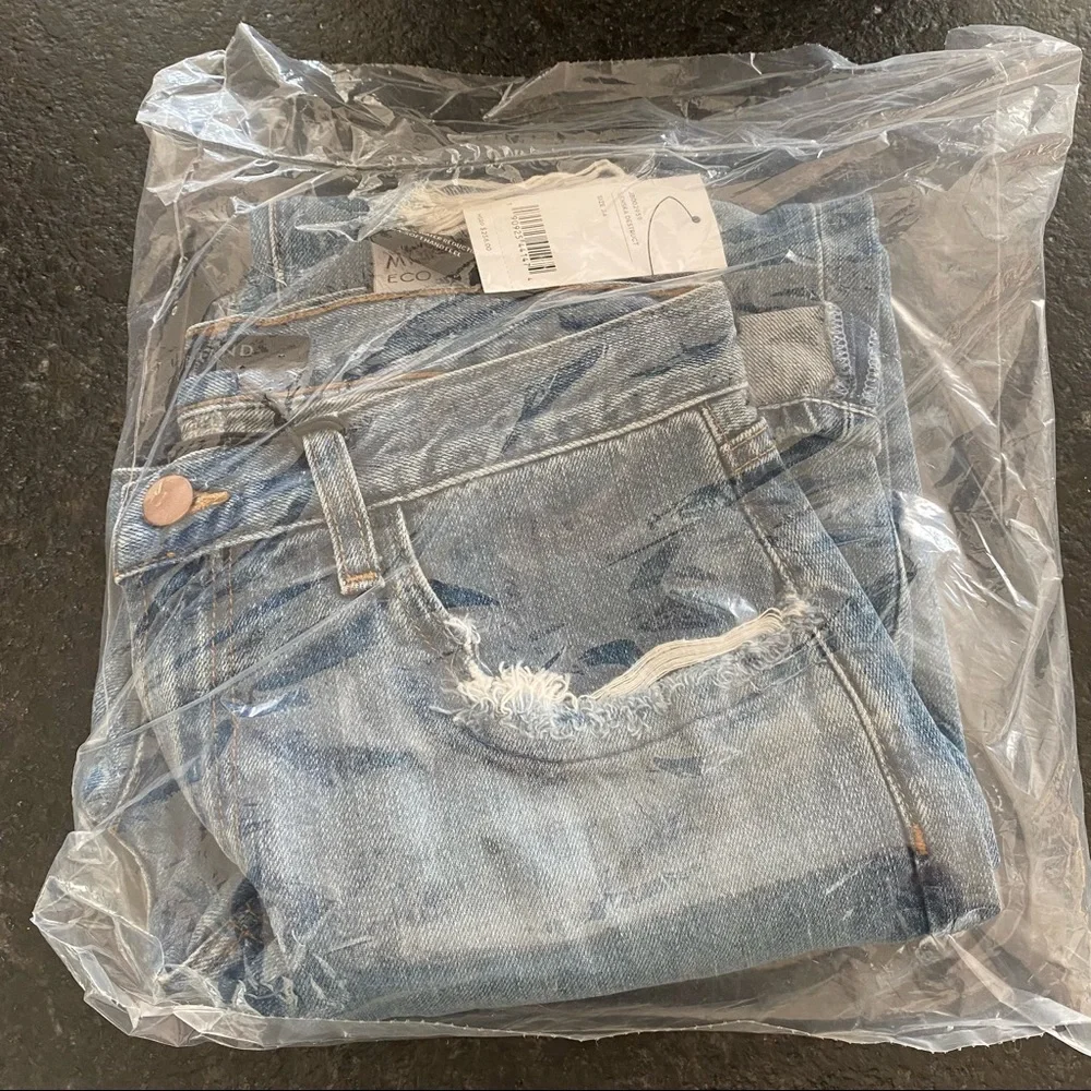 NWT J Brand Tate Distressed Boyfriend Jeans - Picture 5 of 5